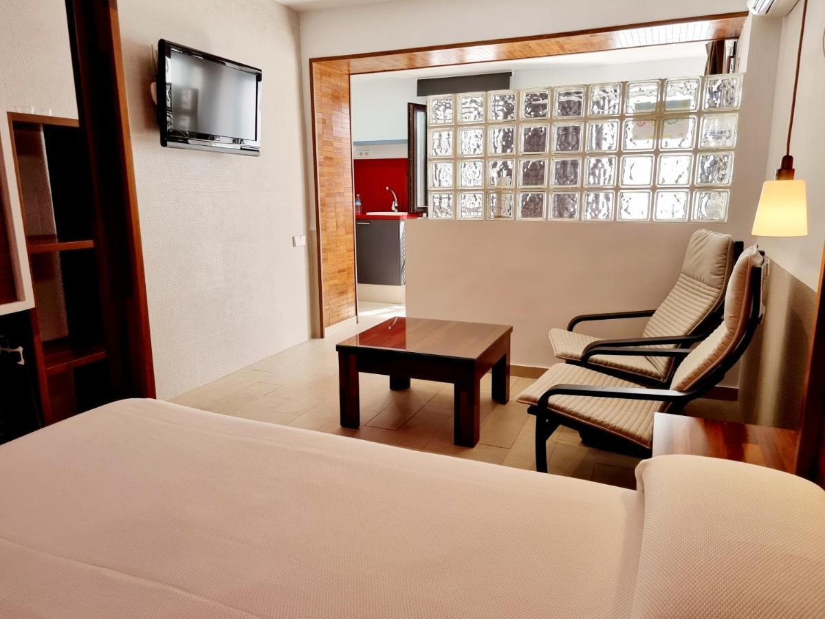Apartamentos El Arrecife Кониль-де-ла-Фронтера Экстерьер фото