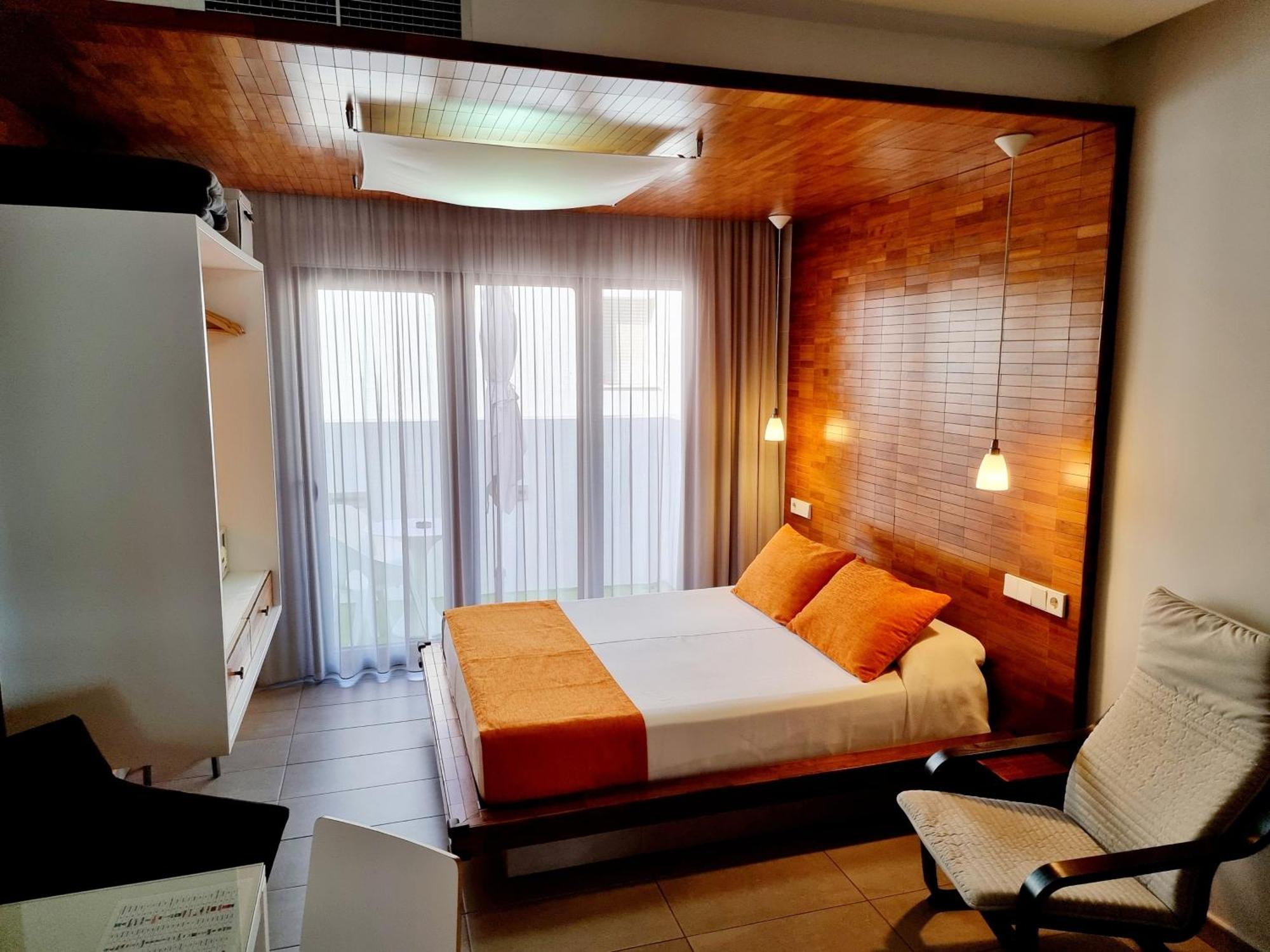 Apartamentos El Arrecife Кониль-де-ла-Фронтера Экстерьер фото